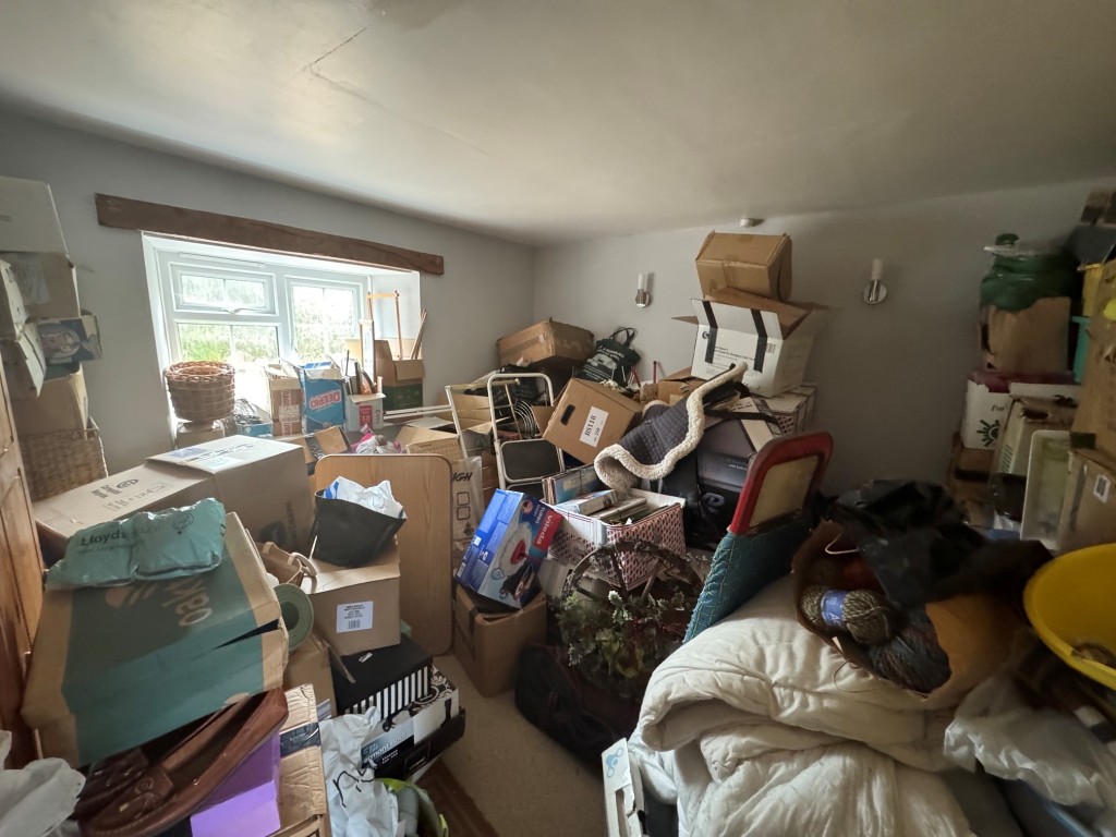 Lot: 20 - THREE-BEDROOM SINGLE-STOREY DWELLING - A FREEHOLD INVESTMENT - Bedroom 3